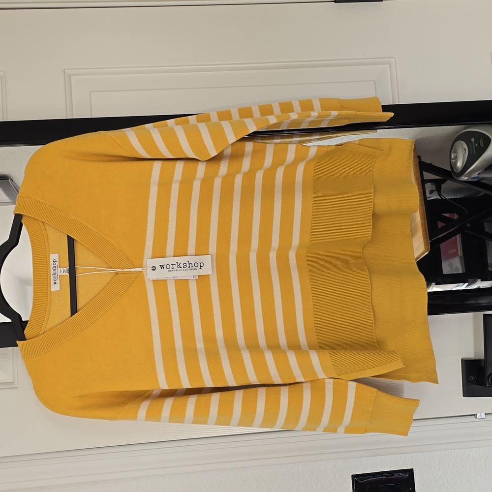 Workshop Mustard Yellow Striped V-Neck Sweater Sz Sm Nwt - Picture 2 of 5